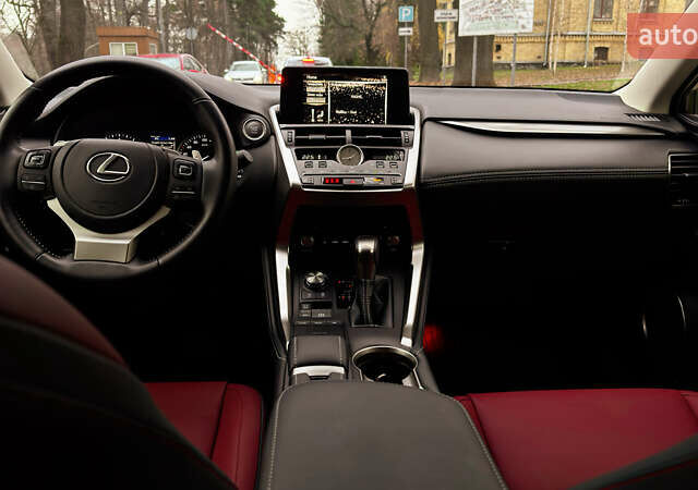 Красный Лексус НХ, объемом двигателя 2 л и пробегом 7 тыс. км за 37900 $, фото 22 на Automoto.ua