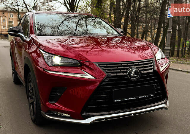 Красный Лексус НХ, объемом двигателя 2 л и пробегом 7 тыс. км за 37900 $, фото 1 на Automoto.ua