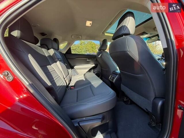 Красный Лексус НХ, объемом двигателя 2 л и пробегом 7 тыс. км за 35000 $, фото 39 на Automoto.ua