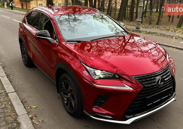 Красный Лексус НХ, объемом двигателя 2 л и пробегом 7 тыс. км за 37900 $, фото 3 на Automoto.ua