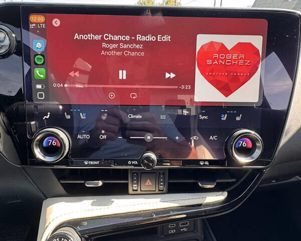 Красный Лексус НХ, объемом двигателя 2.49 л и пробегом 17 тыс. км за 47500 $, фото 10 на Automoto.ua