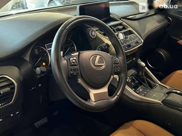 Лексус НХ, объемом двигателя 2 л и пробегом 35 тыс. км за 35900 $, фото 8 на Automoto.ua
