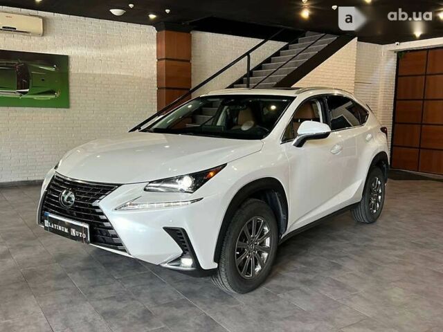 Лексус НХ, объемом двигателя 2 л и пробегом 35 тыс. км за 35900 $, фото 1 на Automoto.ua