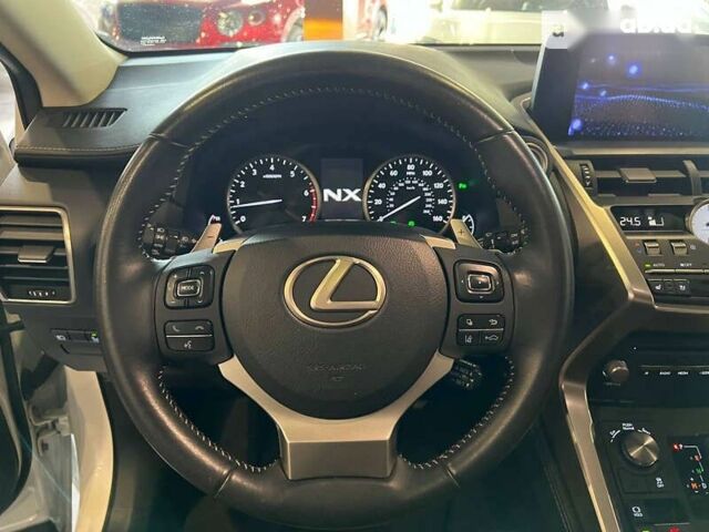 Лексус НХ, объемом двигателя 2 л и пробегом 35 тыс. км за 35900 $, фото 13 на Automoto.ua