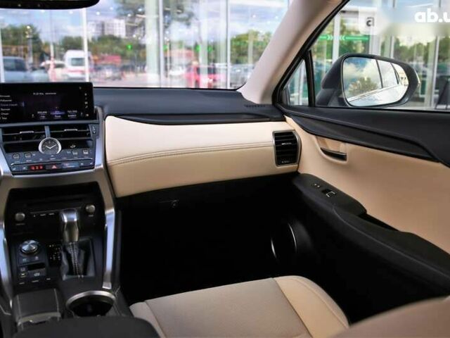 Лексус НХ, об'ємом двигуна 2.5 л та пробігом 18 тис. км за 44000 $, фото 14 на Automoto.ua