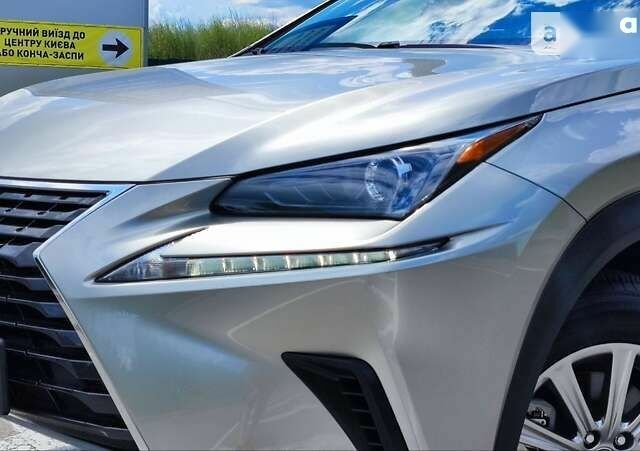 Лексус НХ, объемом двигателя 2 л и пробегом 27 тыс. км за 34500 $, фото 3 на Automoto.ua