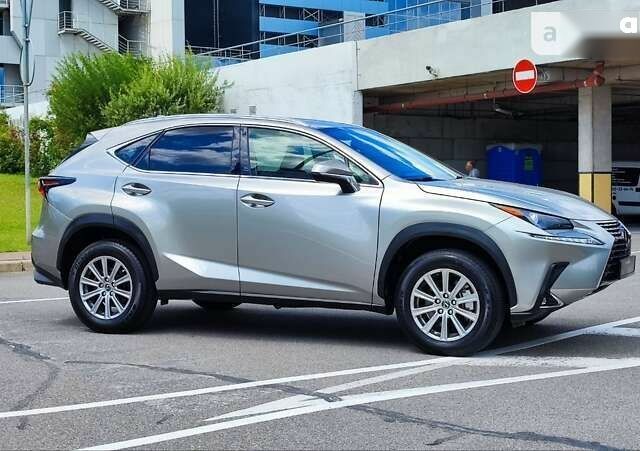 Лексус НХ, объемом двигателя 2 л и пробегом 27 тыс. км за 34500 $, фото 4 на Automoto.ua