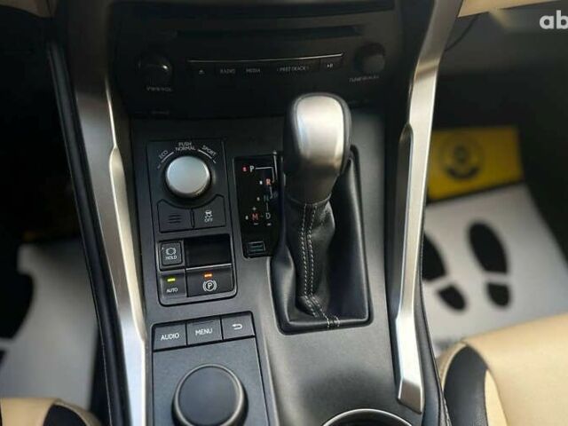 Лексус НХ, объемом двигателя 2 л и пробегом 119 тыс. км за 22990 $, фото 13 на Automoto.ua