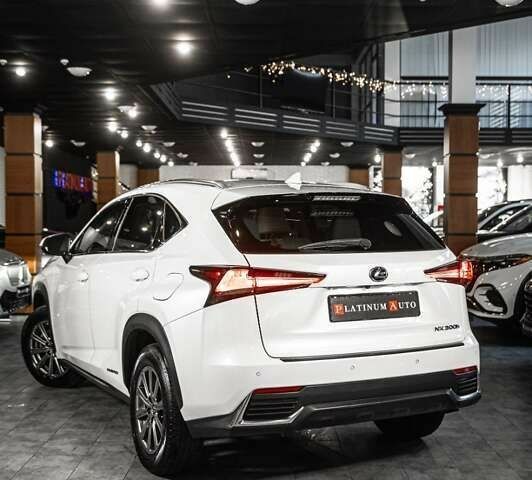Лексус НХ, объемом двигателя 4.25 л и пробегом 86 тыс. км за 31900 $, фото 6 на Automoto.ua