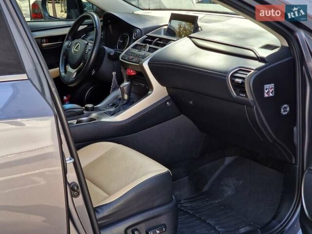 Лексус НХ, объемом двигателя 2.49 л и пробегом 280 тыс. км за 21490 $, фото 31 на Automoto.ua