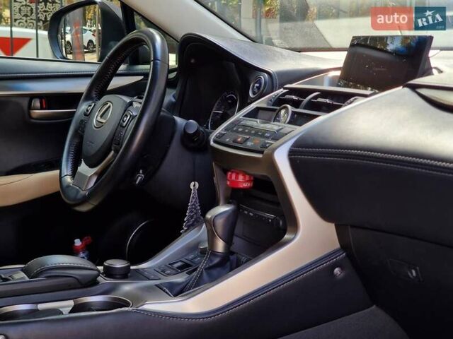 Лексус НХ, объемом двигателя 2.49 л и пробегом 280 тыс. км за 21490 $, фото 32 на Automoto.ua