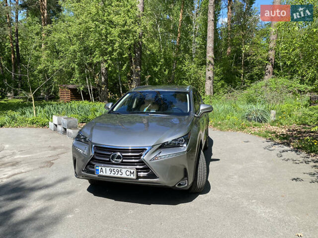 Лексус НХ, объемом двигателя 2 л и пробегом 126 тыс. км за 22500 $, фото 5 на Automoto.ua