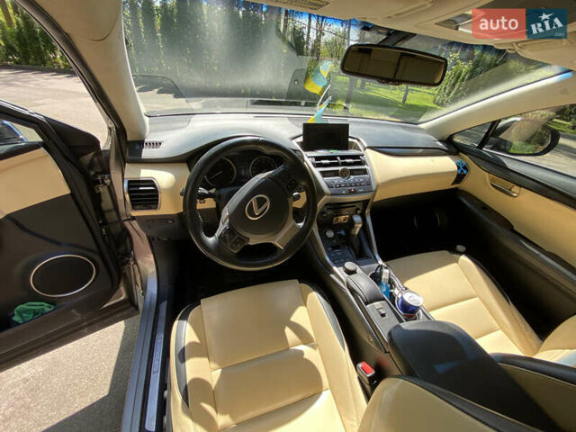 Лексус НХ, объемом двигателя 2 л и пробегом 126 тыс. км за 22500 $, фото 18 на Automoto.ua