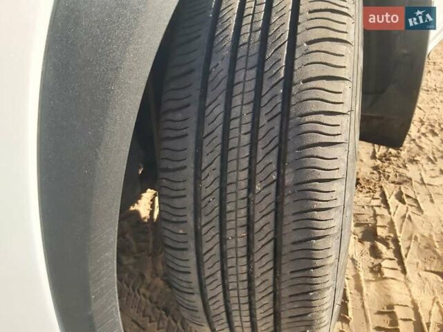 Лексус НХ, объемом двигателя 2 л и пробегом 107 тыс. км за 24500 $, фото 15 на Automoto.ua