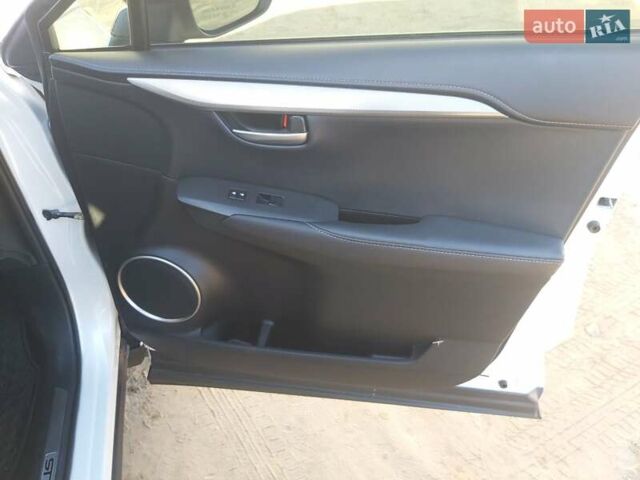 Лексус НХ, объемом двигателя 2 л и пробегом 107 тыс. км за 24500 $, фото 10 на Automoto.ua