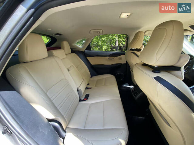 Лексус НХ, объемом двигателя 2 л и пробегом 126 тыс. км за 22500 $, фото 13 на Automoto.ua