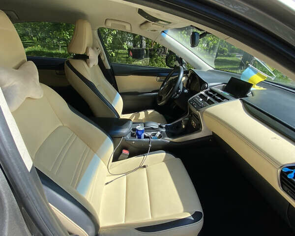 Лексус НХ, объемом двигателя 2 л и пробегом 126 тыс. км за 22500 $, фото 16 на Automoto.ua