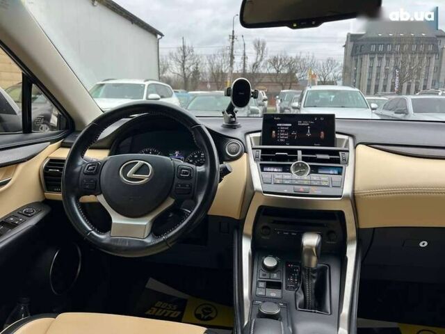 Лексус НХ, объемом двигателя 2 л и пробегом 190 тыс. км за 20900 $, фото 11 на Automoto.ua