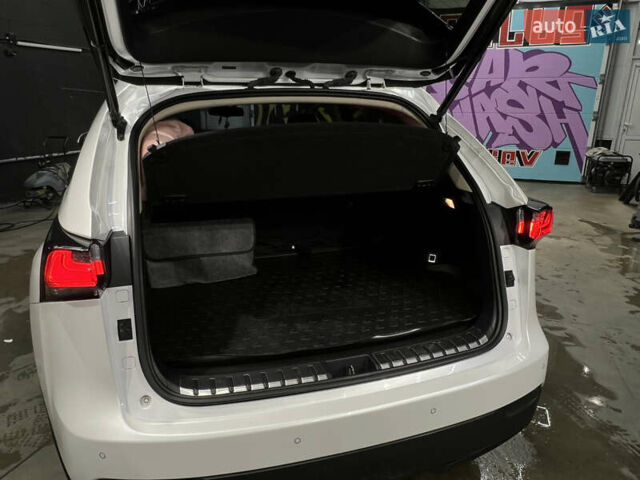 Лексус НХ, объемом двигателя 1.99 л и пробегом 111 тыс. км за 26000 $, фото 6 на Automoto.ua