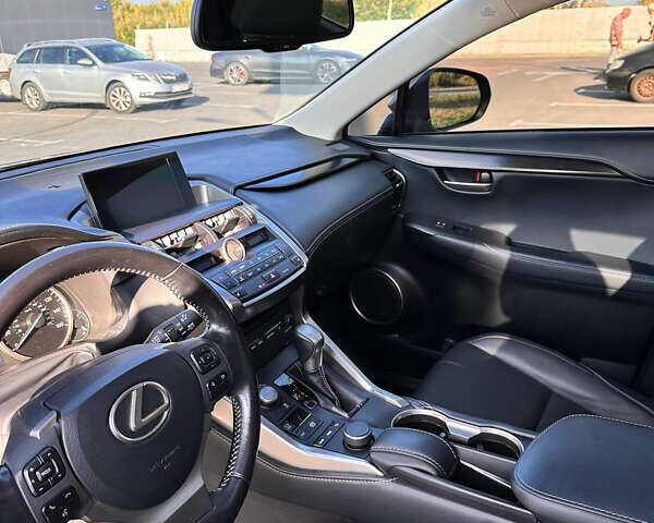 Лексус НХ, объемом двигателя 2 л и пробегом 131 тыс. км за 23500 $, фото 13 на Automoto.ua