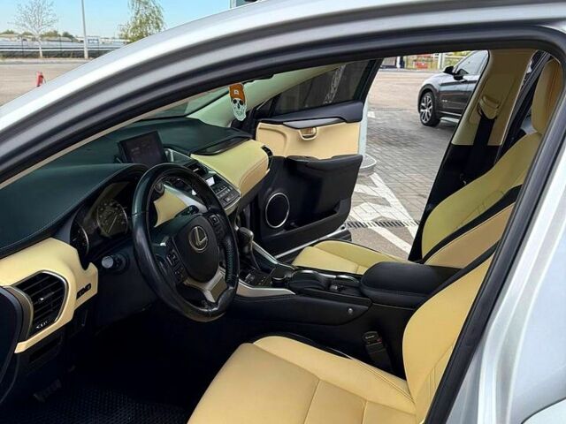 Лексус НХ, об'ємом двигуна 2 л та пробігом 150 тис. км за 21900 $, фото 4 на Automoto.ua