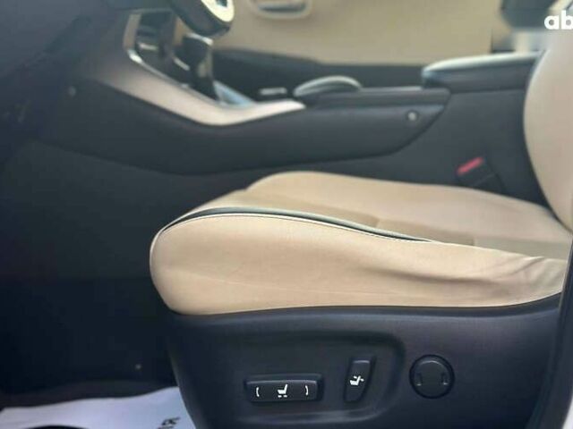 Лексус НХ, объемом двигателя 2 л и пробегом 119 тыс. км за 21500 $, фото 7 на Automoto.ua