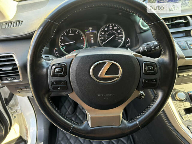 Лексус НХ, объемом двигателя 2 л и пробегом 131 тыс. км за 22600 $, фото 6 на Automoto.ua