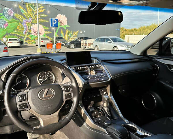 Лексус НХ, объемом двигателя 2 л и пробегом 131 тыс. км за 23500 $, фото 12 на Automoto.ua