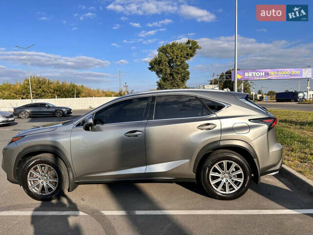 Лексус НХ, объемом двигателя 2 л и пробегом 131 тыс. км за 23500 $, фото 2 на Automoto.ua