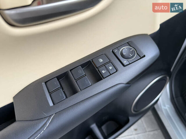 Лексус НХ, об'ємом двигуна 2 л та пробігом 151 тис. км за 21900 $, фото 14 на Automoto.ua