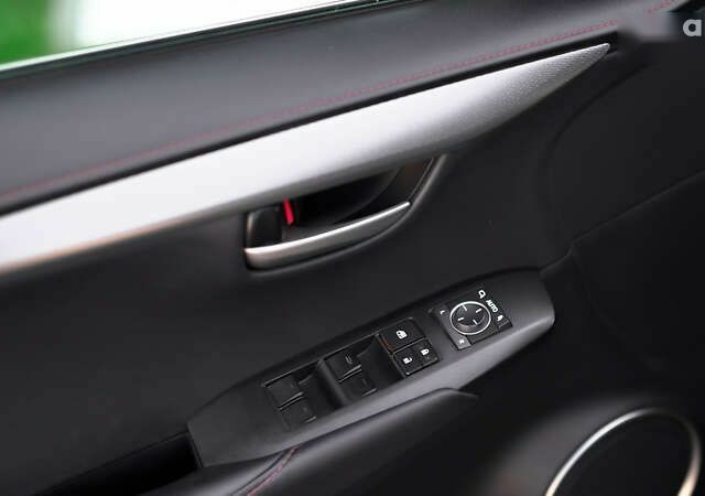 Лексус НХ, объемом двигателя 0 л и пробегом 104 тыс. км за 30005 $, фото 17 на Automoto.ua