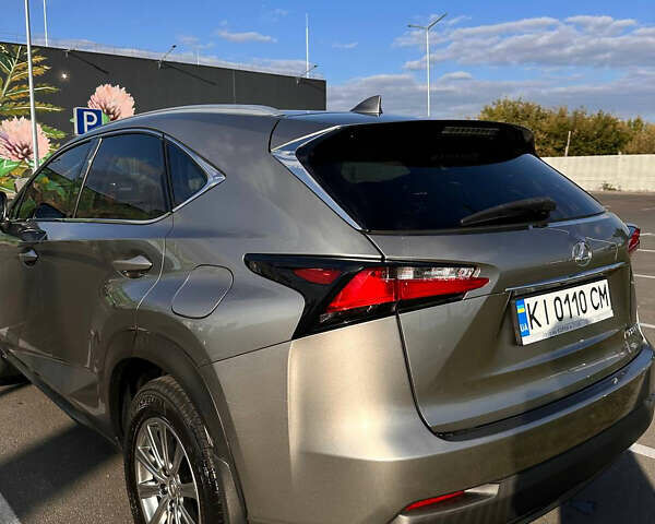 Лексус НХ, объемом двигателя 2 л и пробегом 131 тыс. км за 23500 $, фото 1 на Automoto.ua