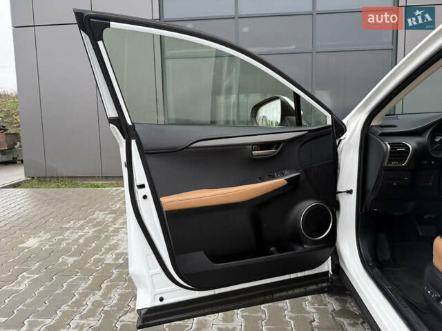 Лексус НХ, объемом двигателя 2 л и пробегом 101 тыс. км за 24399 $, фото 13 на Automoto.ua