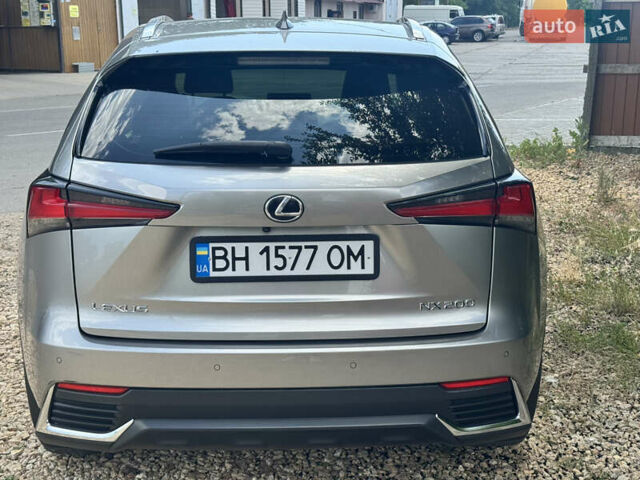 Лексус НХ, объемом двигателя 1.99 л и пробегом 100 тыс. км за 31700 $, фото 4 на Automoto.ua