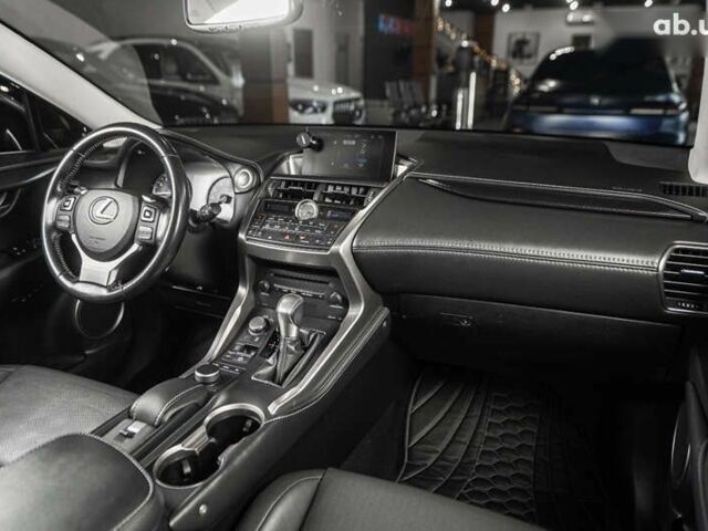 Лексус НХ, объемом двигателя 2 л и пробегом 97 тыс. км за 27300 $, фото 20 на Automoto.ua