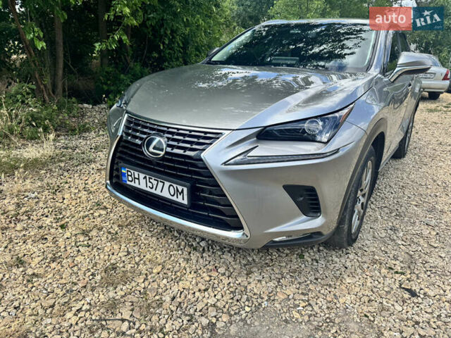 Лексус НХ, объемом двигателя 1.99 л и пробегом 100 тыс. км за 31700 $, фото 2 на Automoto.ua