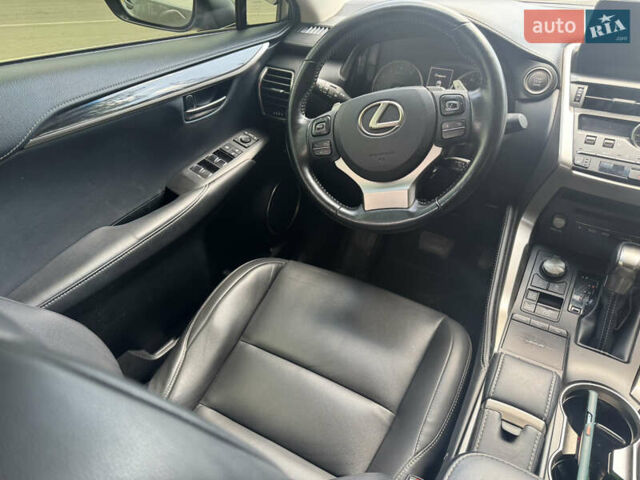 Лексус НХ, объемом двигателя 1.99 л и пробегом 100 тыс. км за 31700 $, фото 5 на Automoto.ua