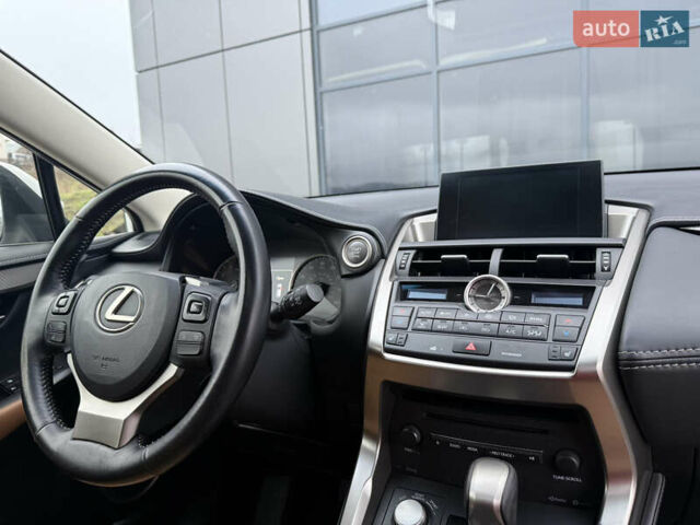 Лексус НХ, объемом двигателя 2 л и пробегом 101 тыс. км за 24399 $, фото 16 на Automoto.ua