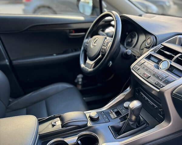 Лексус НХ, объемом двигателя 2 л и пробегом 95 тыс. км за 23000 $, фото 2 на Automoto.ua