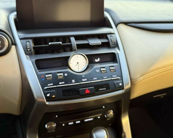 Лексус НХ, объемом двигателя 2 л и пробегом 156 тыс. км за 20999 $, фото 22 на Automoto.ua