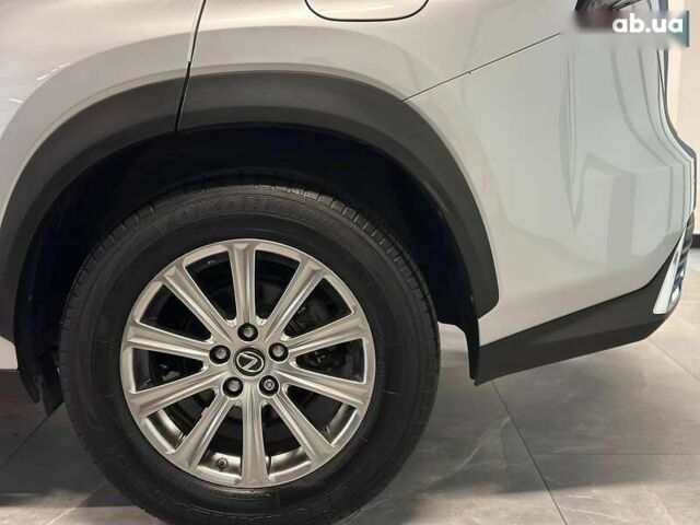 Лексус НХ, объемом двигателя 0 л и пробегом 100 тыс. км за 32900 $, фото 4 на Automoto.ua