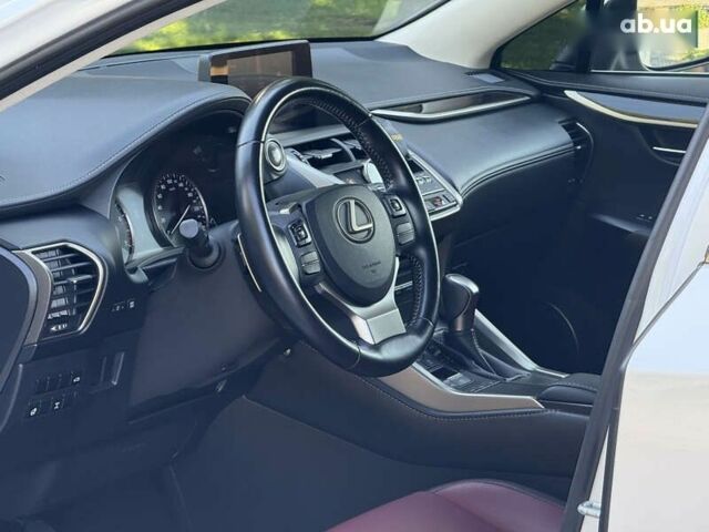 Лексус НХ, объемом двигателя 2 л и пробегом 110 тыс. км за 26900 $, фото 28 на Automoto.ua