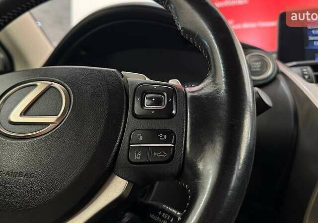 Лексус НХ, объемом двигателя 2 л и пробегом 167 тыс. км за 27040 $, фото 13 на Automoto.ua