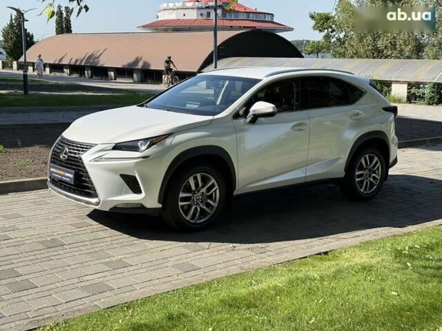 Лексус НХ, объемом двигателя 2 л и пробегом 110 тыс. км за 26900 $, фото 15 на Automoto.ua