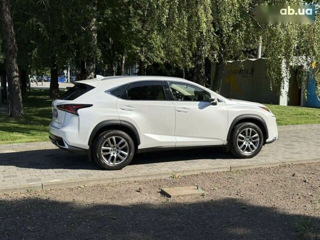 Лексус НХ, объемом двигателя 2 л и пробегом 110 тыс. км за 26900 $, фото 5 на Automoto.ua