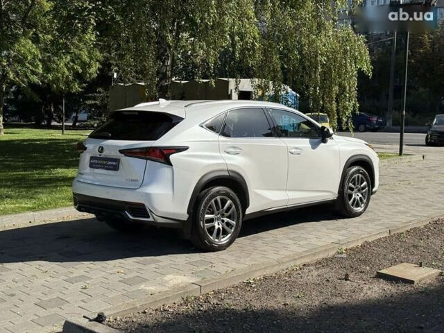 Лексус НХ, объемом двигателя 2 л и пробегом 110 тыс. км за 26900 $, фото 6 на Automoto.ua
