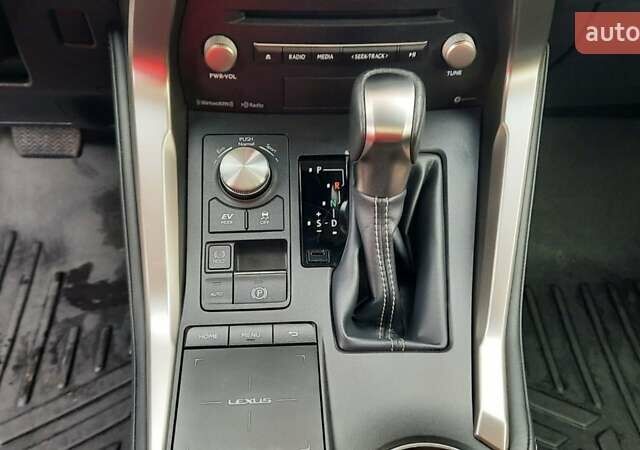 Лексус НХ, объемом двигателя 2.49 л и пробегом 70 тыс. км за 33500 $, фото 12 на Automoto.ua