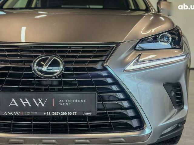 Лексус НХ, объемом двигателя 2 л и пробегом 195 тыс. км за 27900 $, фото 3 на Automoto.ua