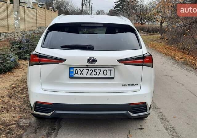 Лексус НХ, объемом двигателя 2.49 л и пробегом 70 тыс. км за 33500 $, фото 5 на Automoto.ua