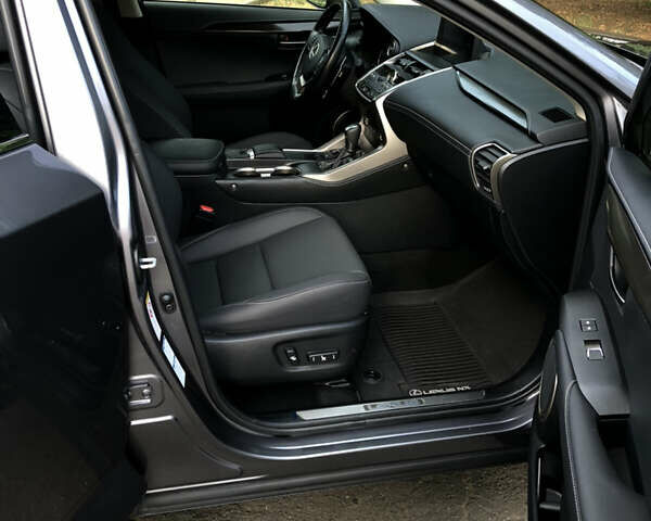 Лексус НХ, объемом двигателя 2.49 л и пробегом 47 тыс. км за 38900 $, фото 19 на Automoto.ua